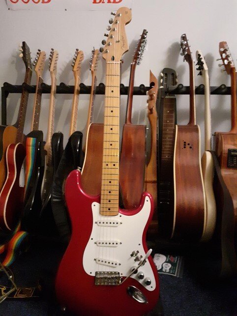 Red Fender Stratocaster — DS